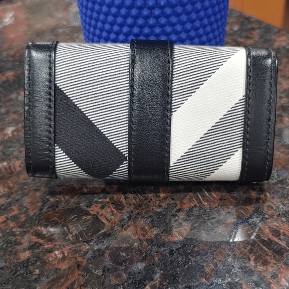 Burberry key holder - Picture 4 of 8